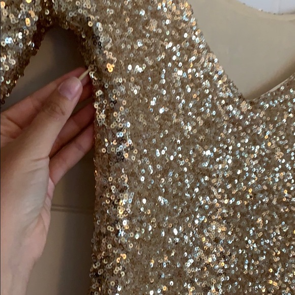Gold sequin show stopper! - Picture 3 of 3